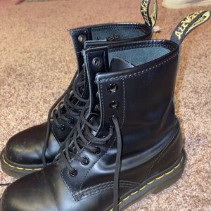 doc martens 1460 8 eye women’s boot